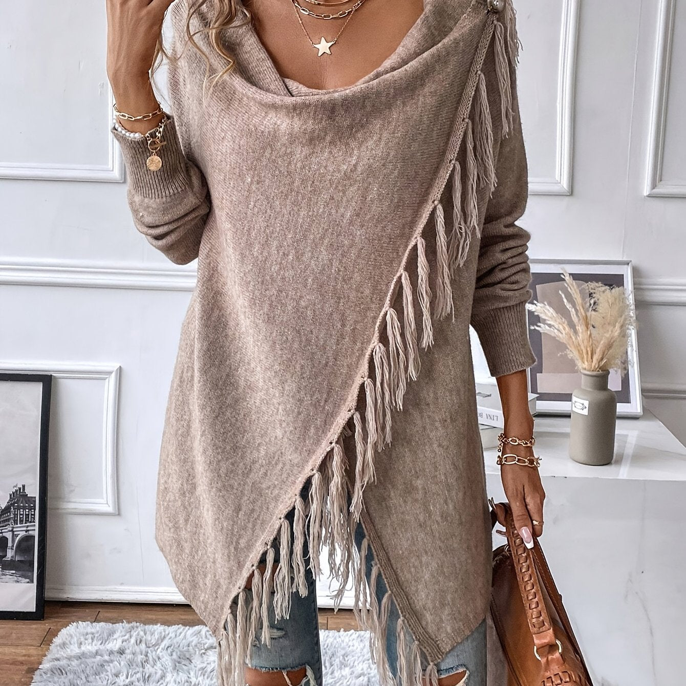 Arabelle™ | Elegant Shawl with Draped Collar and Fringes