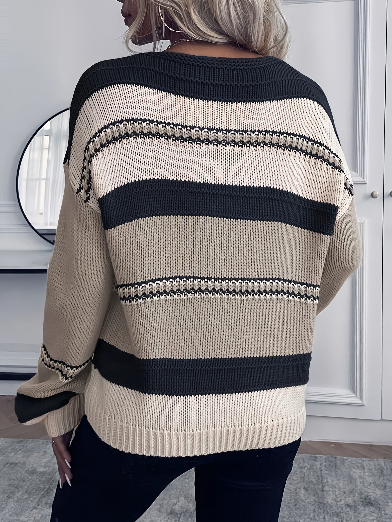 Colette™ | Elegant V-Neck Sweater - Chic and Comfortable