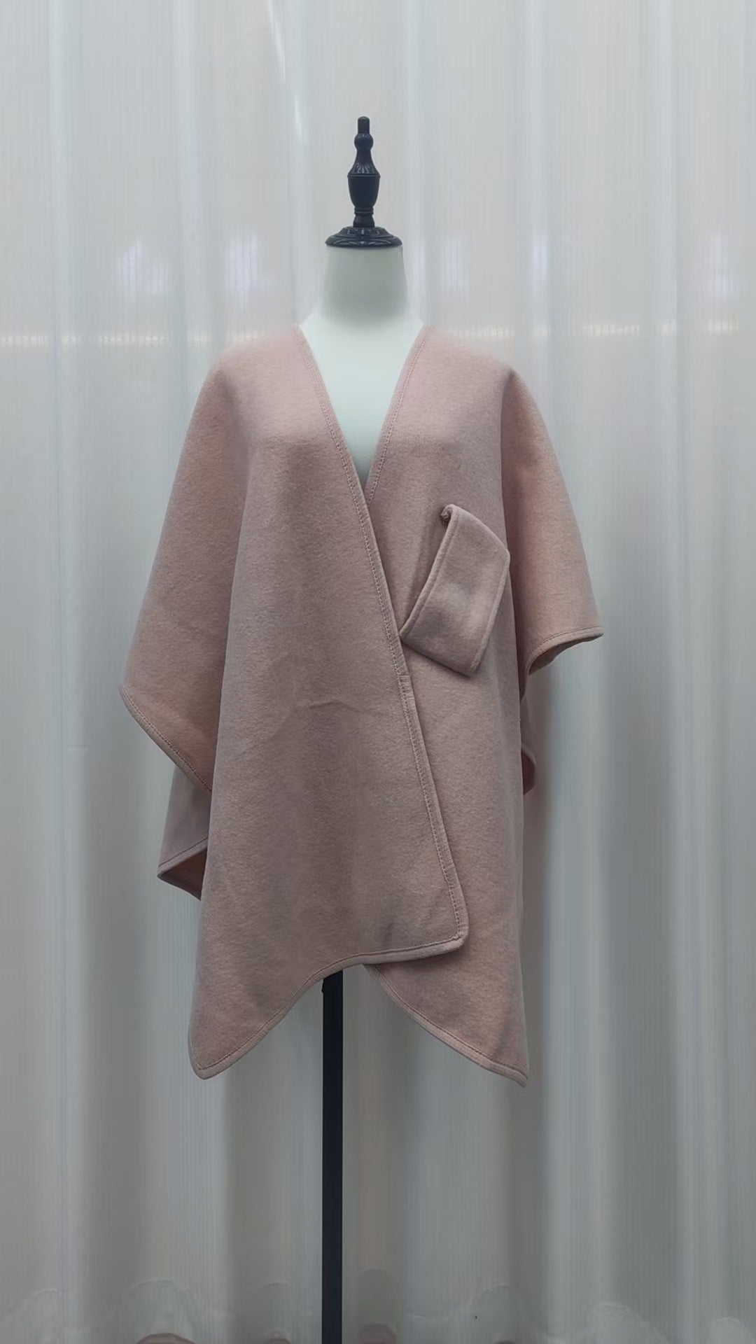 Maritza™ | Cozy Knitted Shawl with Fur Collar