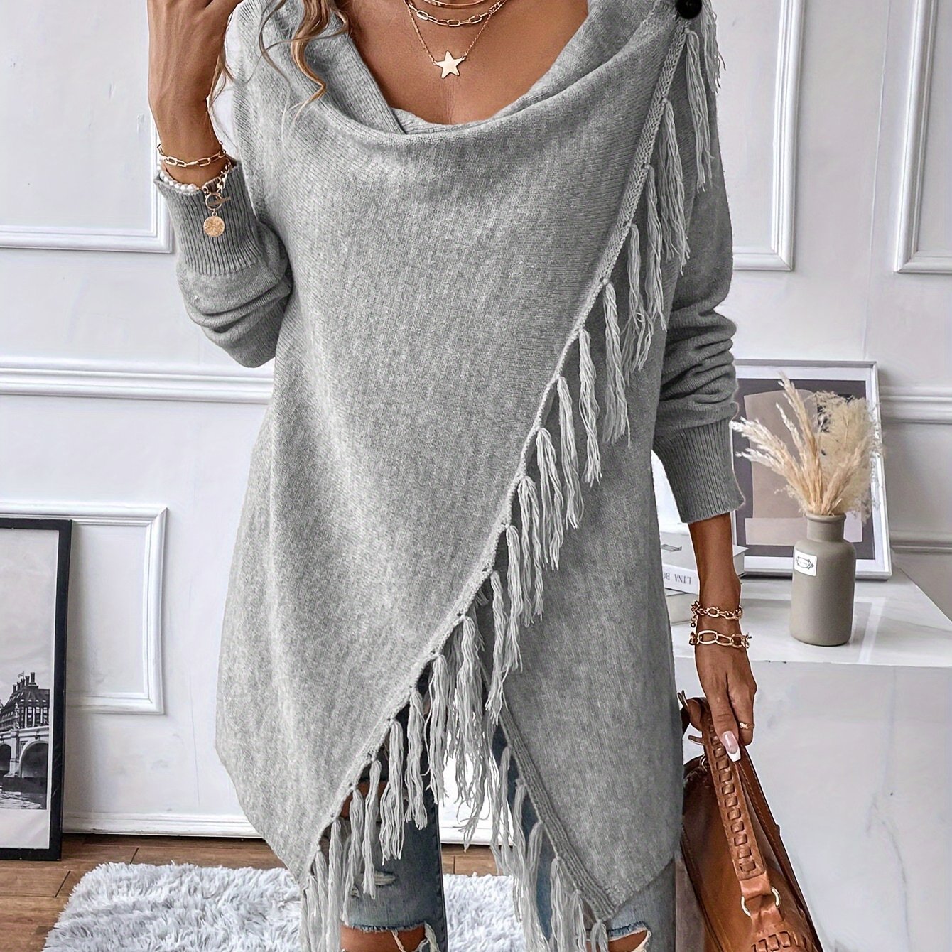 Arabelle™ | Elegant Shawl with Draped Collar and Fringes