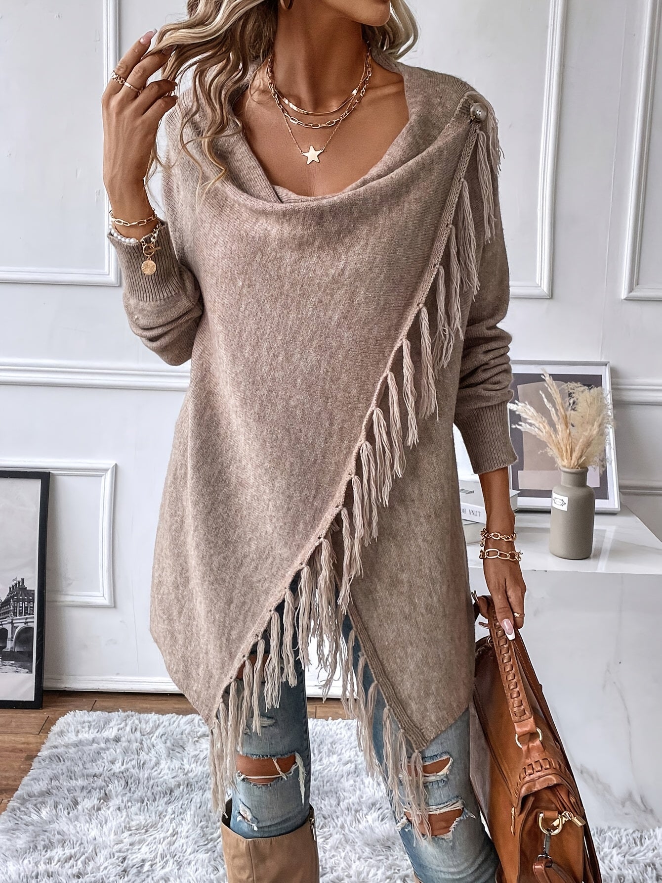 Arabelle™ | Elegant Shawl with Draped Collar and Fringes