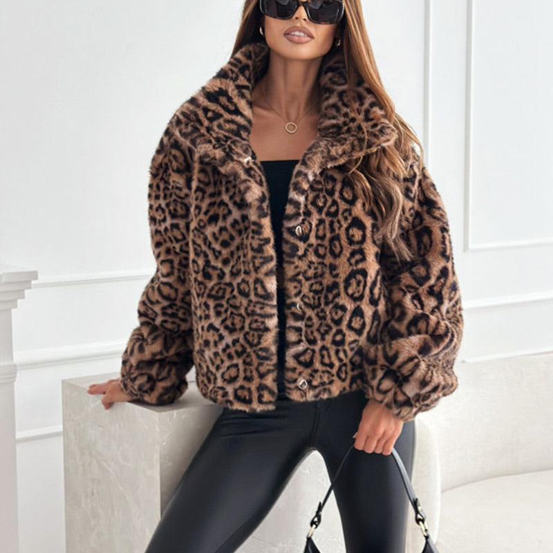 Lola™ | Short Fluffy Jacket with Leopard Print