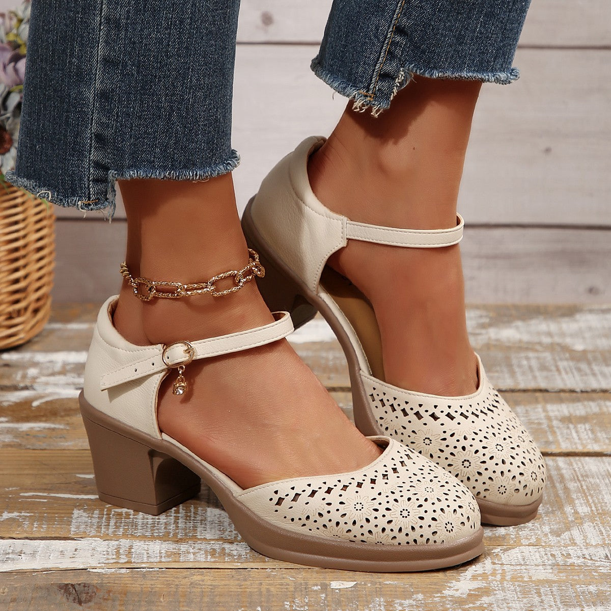 Aspen™ | Elegant Retro-Mesh Sandals
