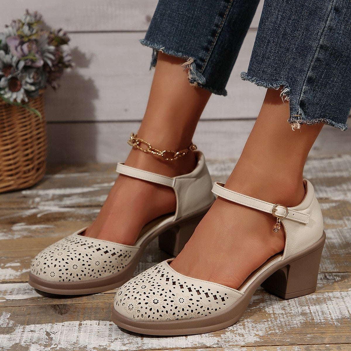 Aspen™ | Elegant Retro-Mesh Sandals